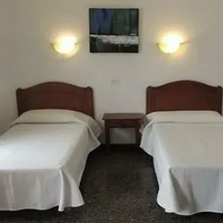 Elegance Playa Arenal Ii Hostel