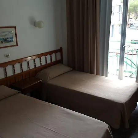 אכסניה Elegance Playa Arenal Ii *