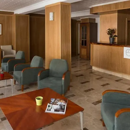 Elegance Playa Arenal Ii אכסניה